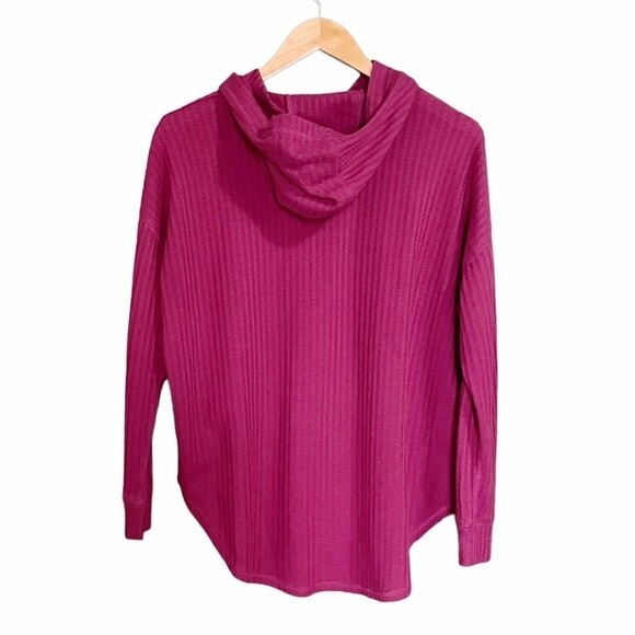 Chaser Waffle Knit Pullover Hoodie Curved Hem Top Raspberry Women’s Size Small - Picture 3 of 10